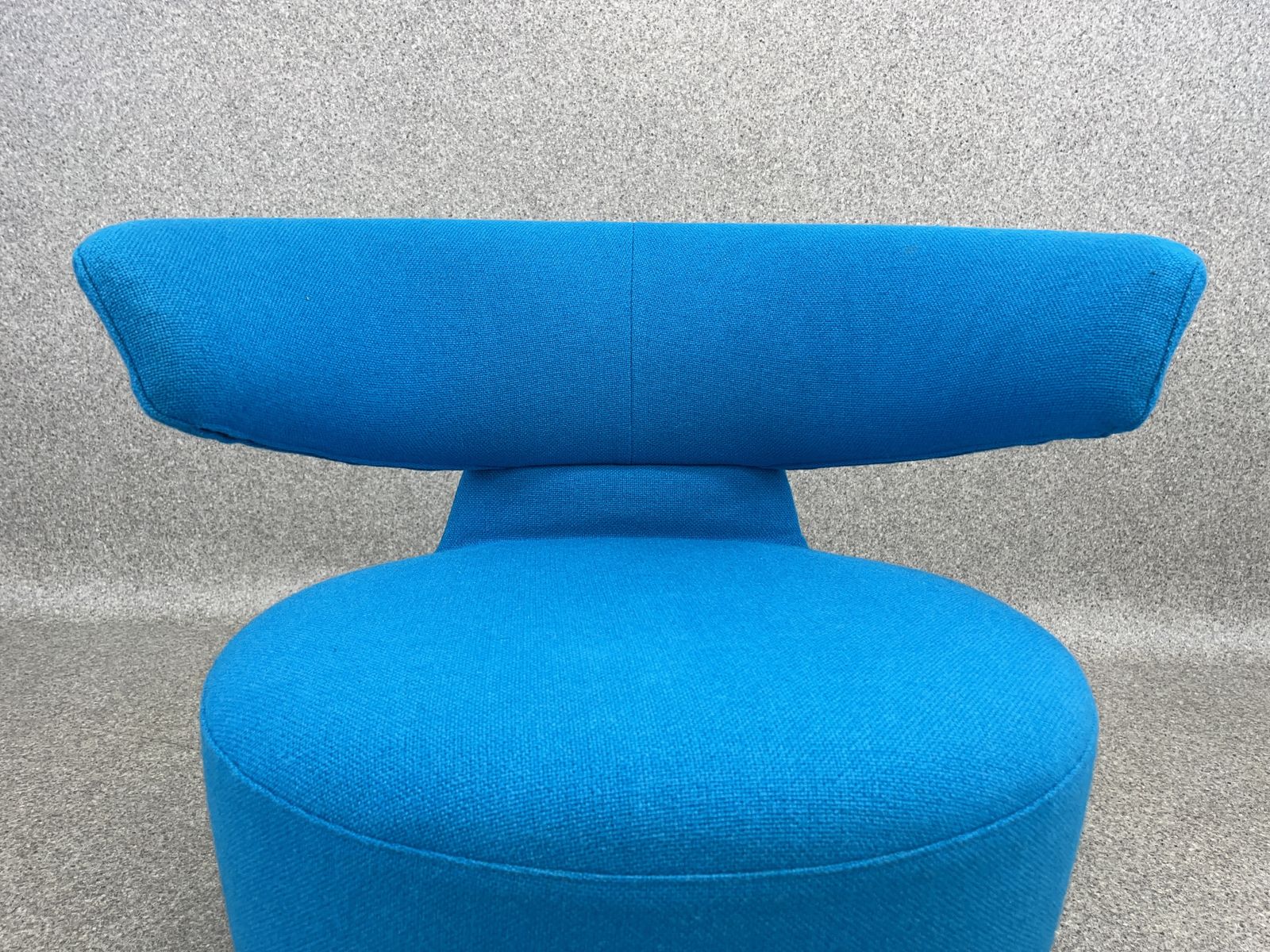 photo vinterior Cassina Biki Swivel Armchair Blue By Toshiyuki Kita
