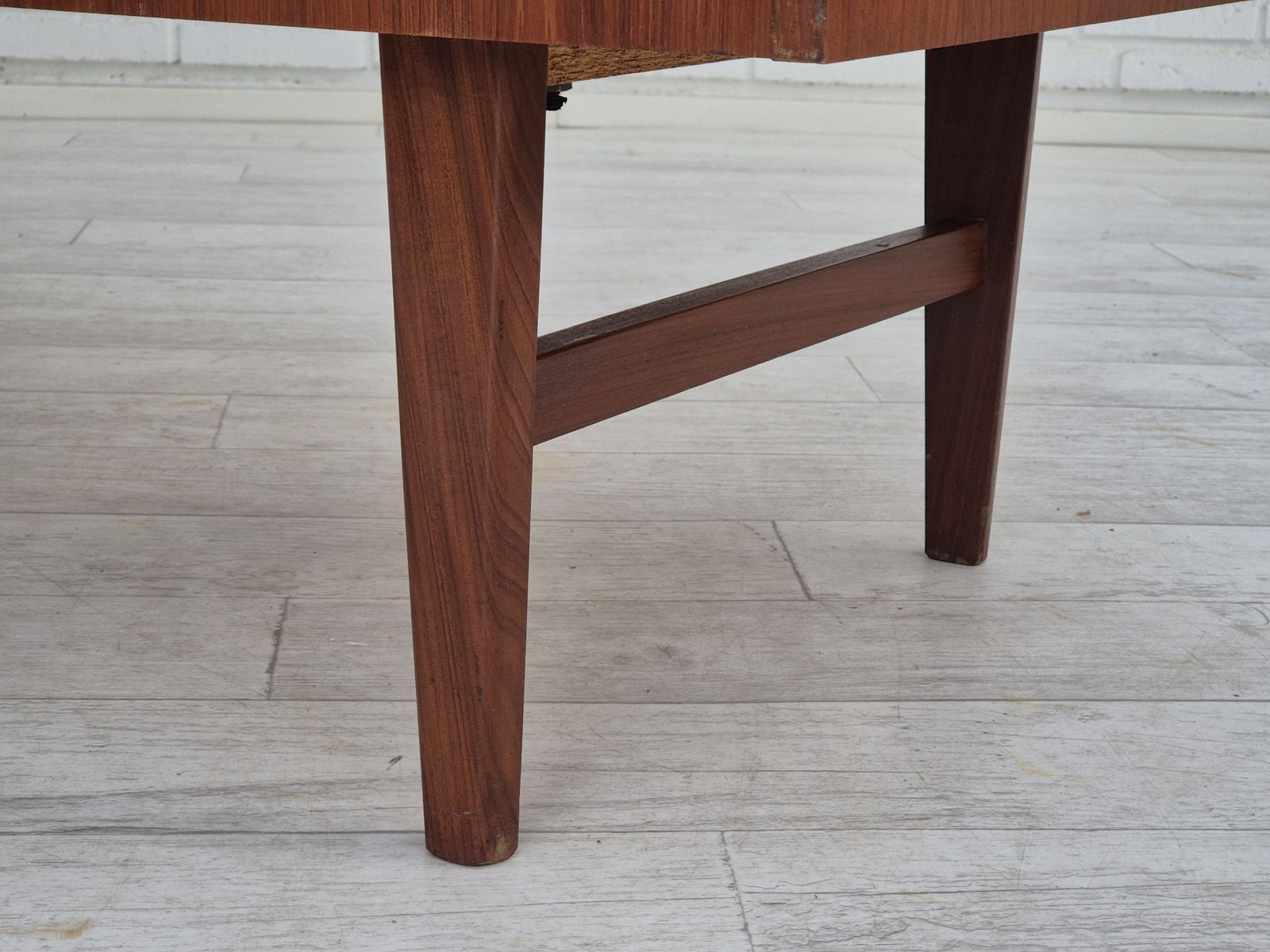 photo vintage 1960s, Danish Desk, Drawers, Teak Wood, Original.