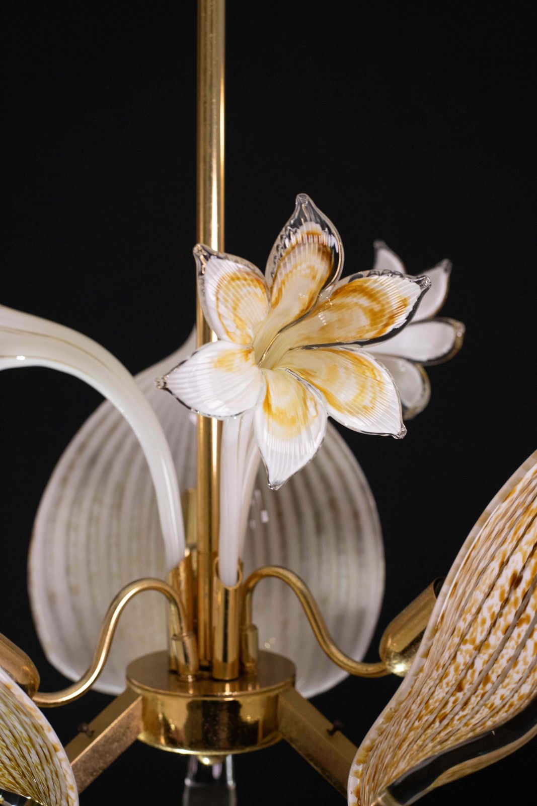 Lighting Elegant Gold Chandelier Franco Luce For Seguso, Murano Glass, 1970s photo