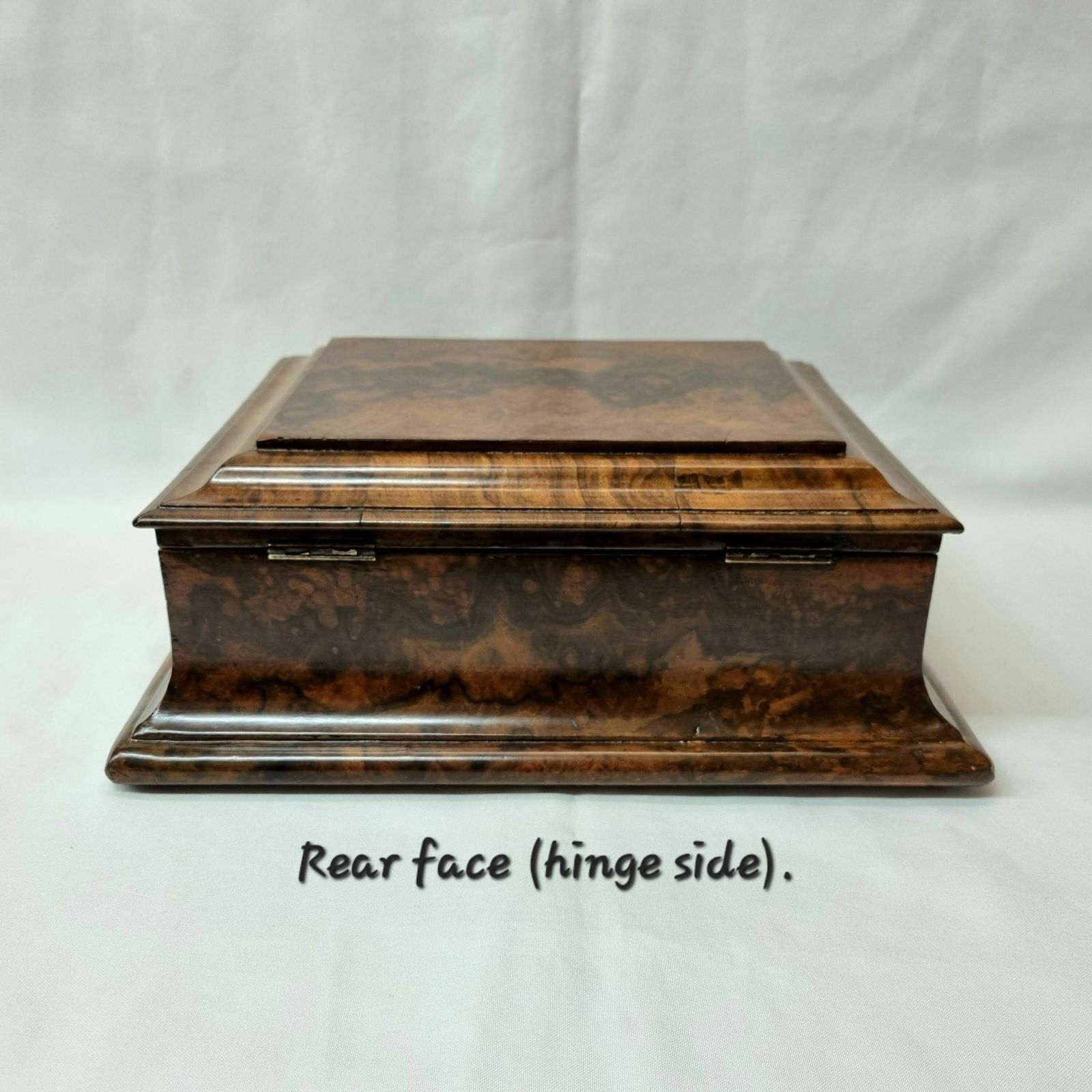 A Unique And Rare 18th Century Burr Walnut Veneered Box With Attractive Dusky Red Leather Interior, Suitable For A Variety Of Potential Uses photo vinterior