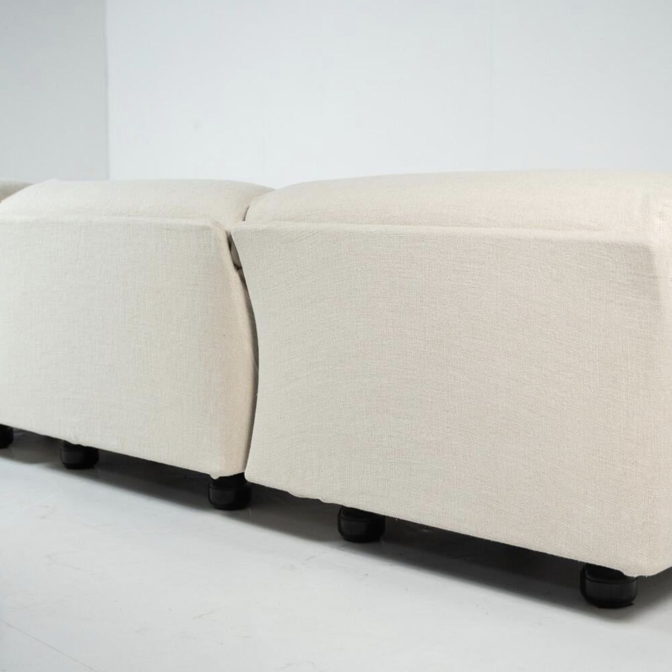photo furniture Mid Century Modern Modular Fiandra Sofa By Vico Magistretti, Cassina, Italy