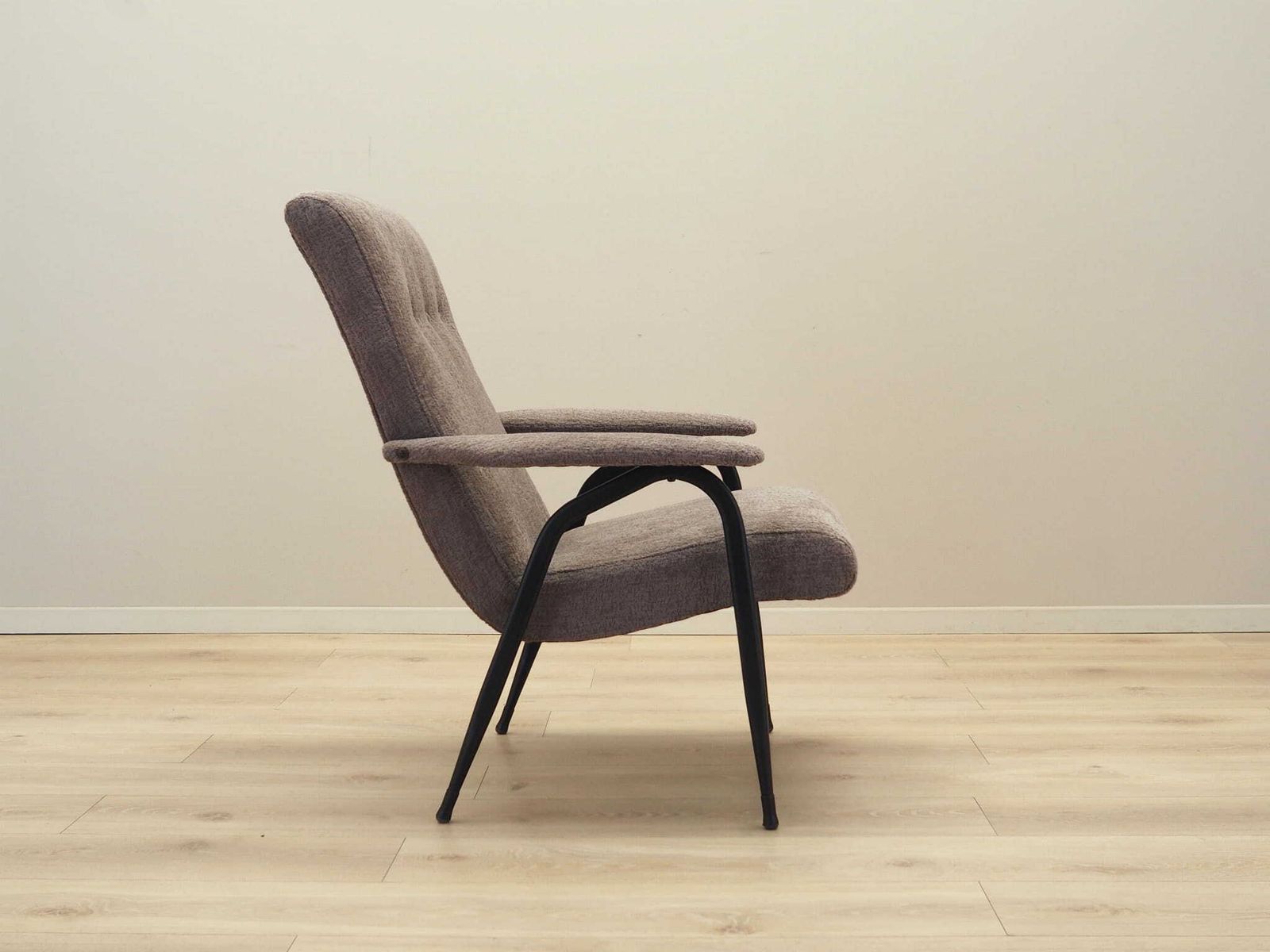 photo furniture Grey Armchair, Italian Design, 1970s, Production: Italy