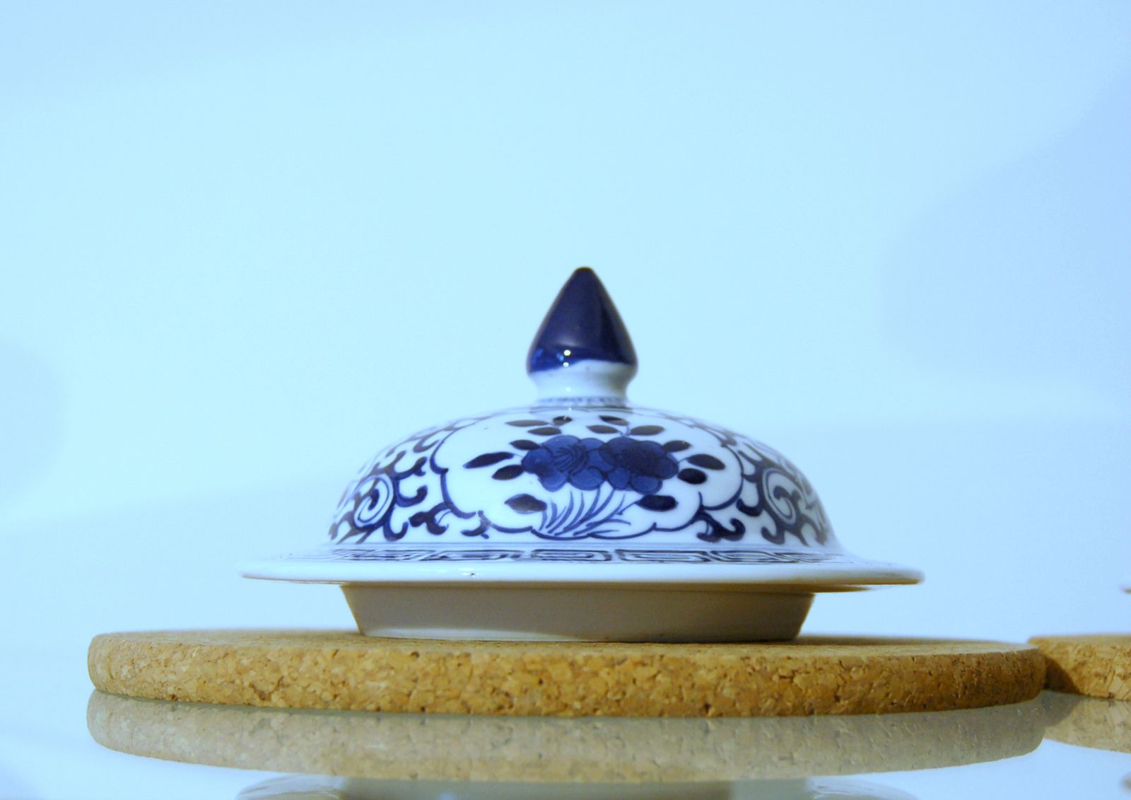 Home Decor Pair Of Potiche Porcelain / China Marked Kangxi ( 1661 1722 ) Qing Dynasty 20th Century photo