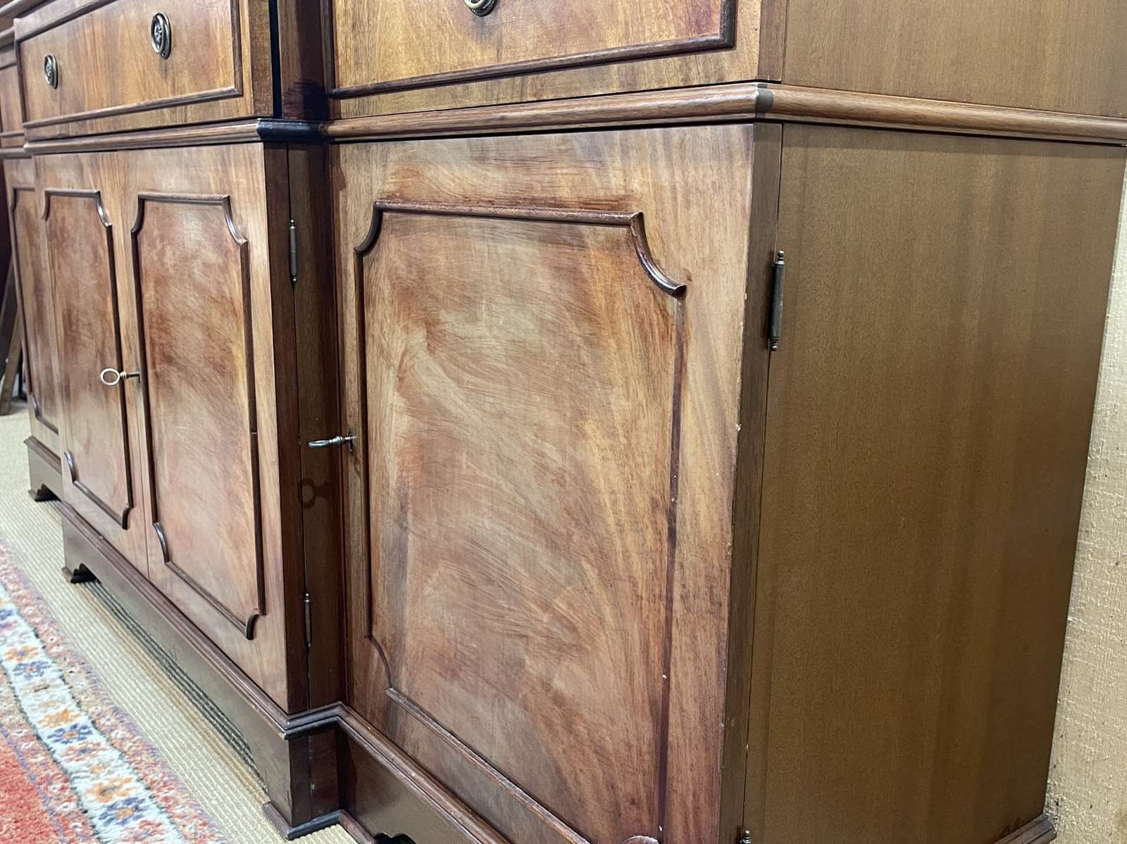 photo furniture English Bookcase From The 1970s In Mahogany