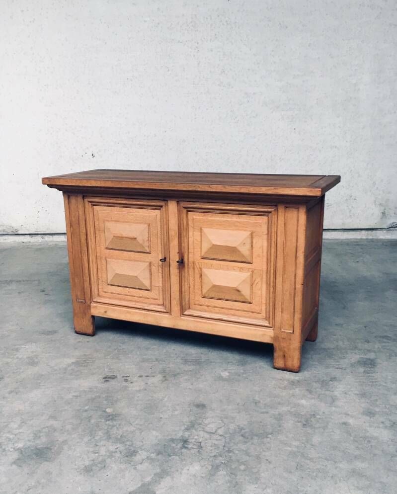 Brutalistisch Handgemaakt Eiken Kast Met 2 Deuren, België, Ca. Jaren 1950 photo furniture