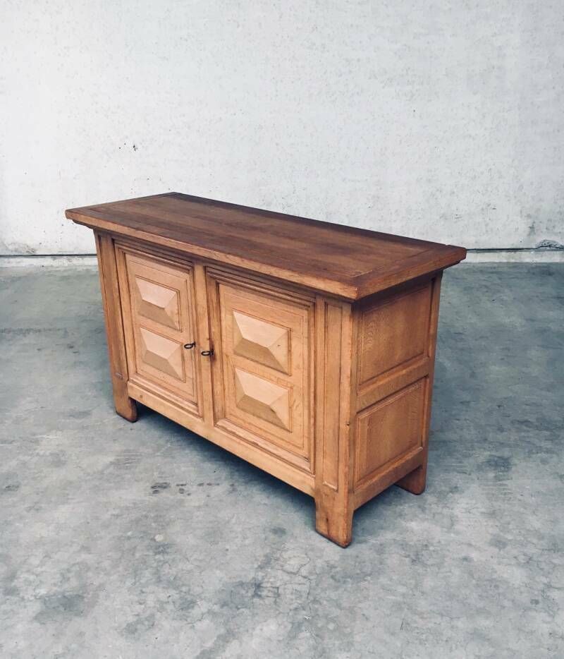 Brutalistisch Handgemaakt Eiken Kast Met 2 Deuren, België, Ca. Jaren 1950 photo buy