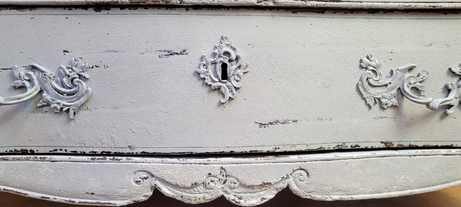 Patinated Chest Of Drawers With 4 Drawers   18th Century photo for sale