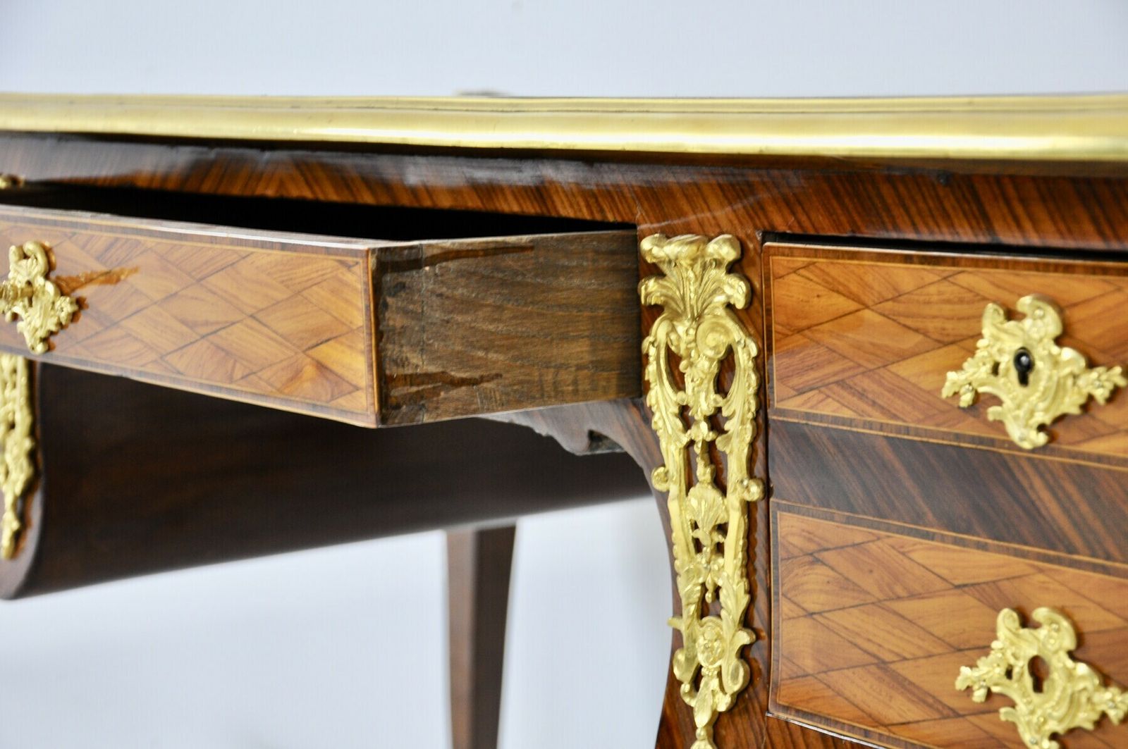photo furniture Louis XV Style Desk In Mahogany And Rosewood, Napoleon III Period