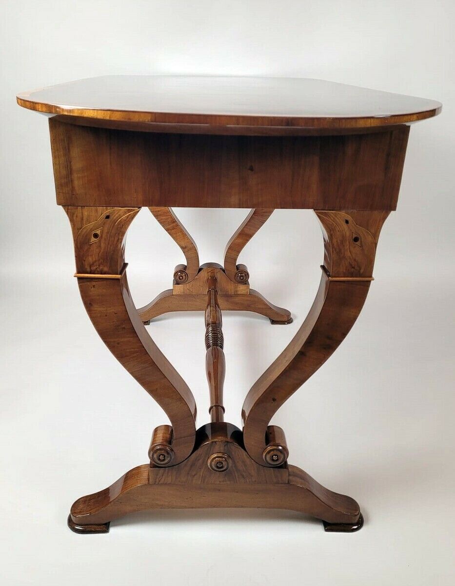 Biedermeier Desk In Walnut Veneer   Perfect Condition   Eagle Head Marquetry photo for sale