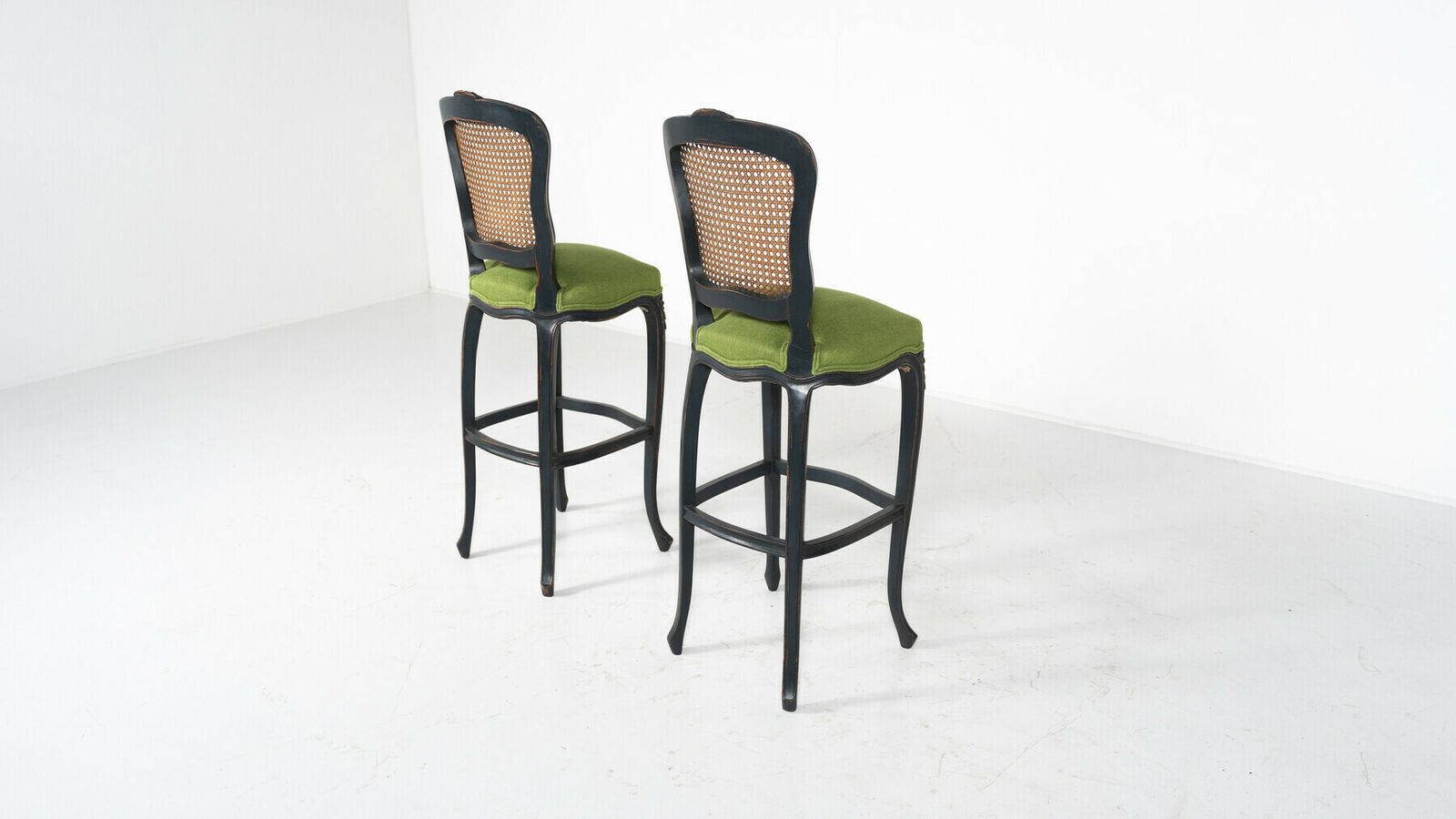 photo furniture Pair Of Louis XV Style High Chairs, 20th