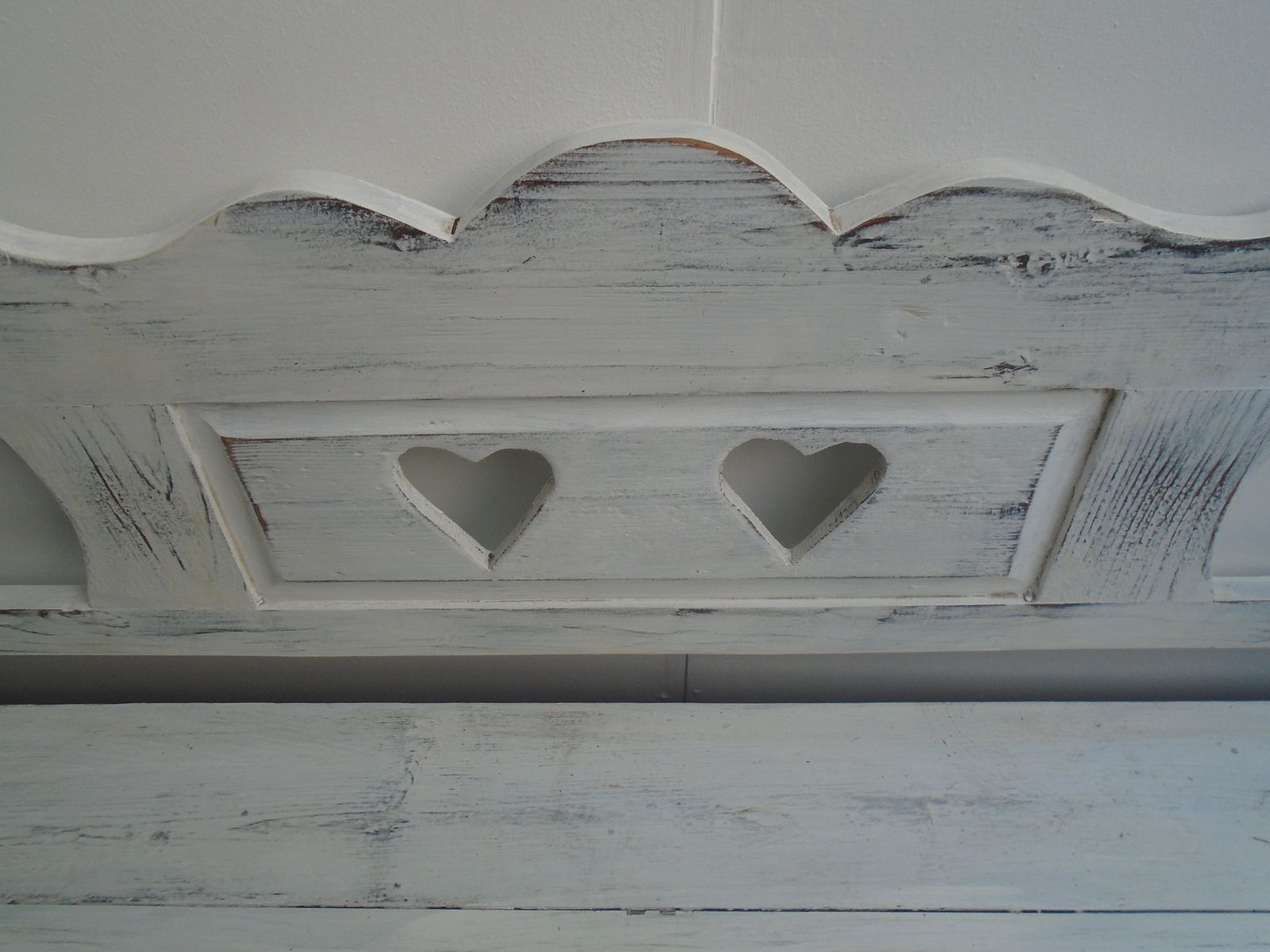 A Mottled White Heart Motif Antique Pine 3 Seater Box Settle photo for sale