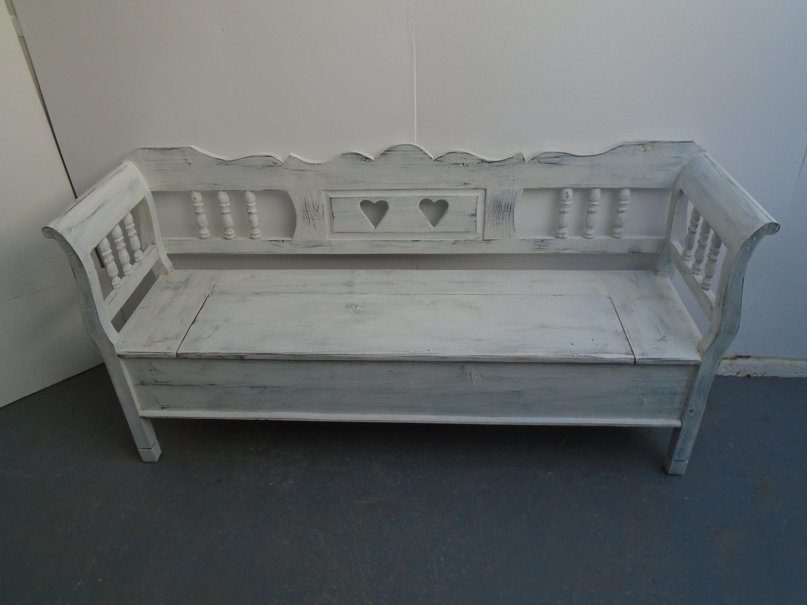 A Mottled White Heart Motif Antique Pine 3 Seater Box Settle photo Furniture