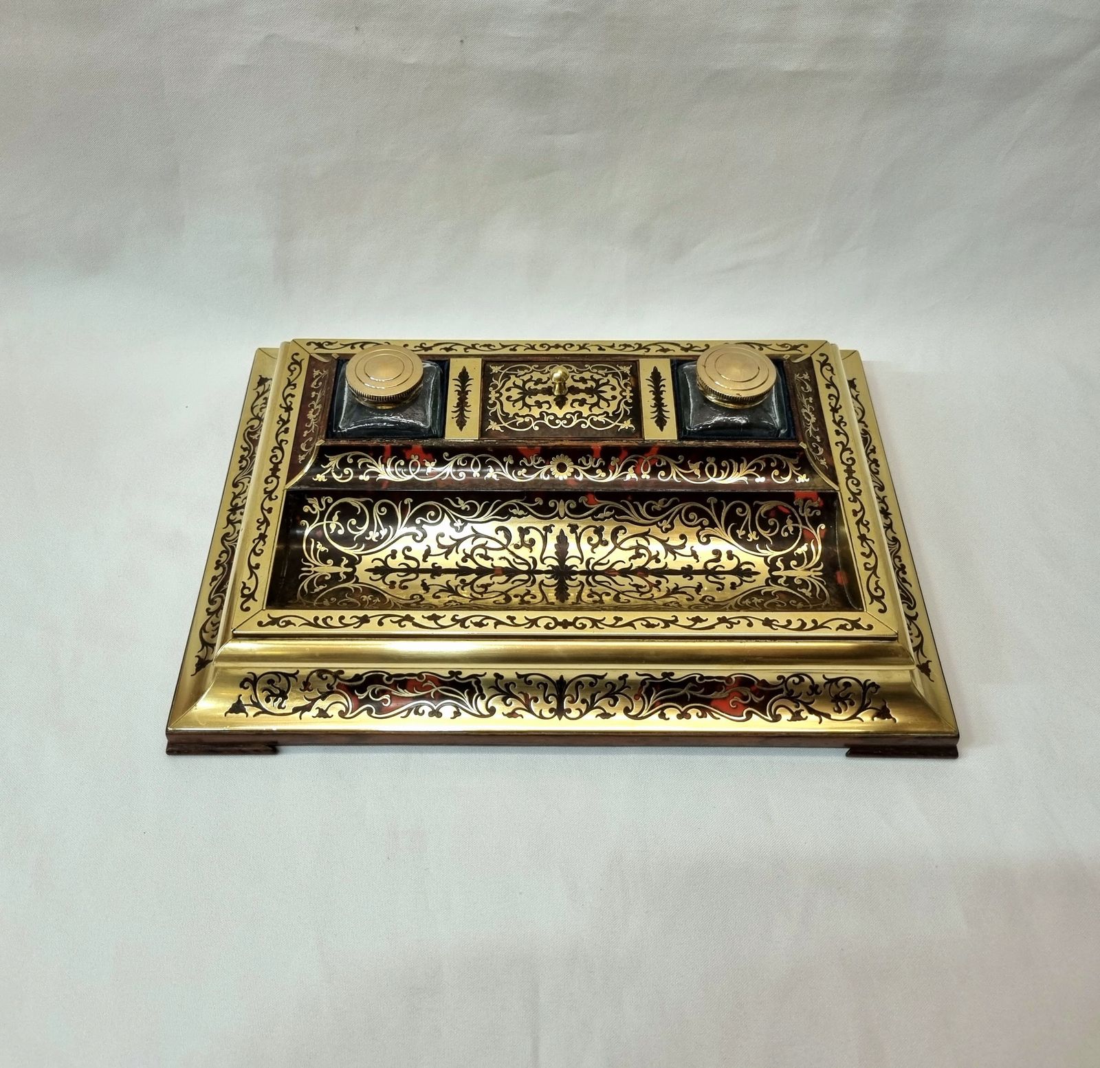 photo furniture Sensational French Napoleon III Antique Boulle Work Inkstand With Twin Inkwell Inserts, Stamp Compartment And A Generously Sized Pen Well.