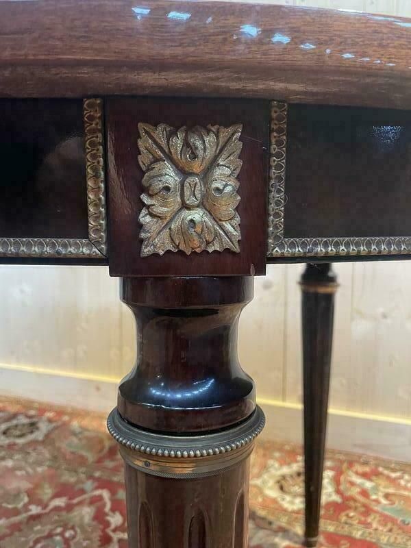 Table à Manger Ovale De Style Louis XVI Acajou Et Laiton photo furniture