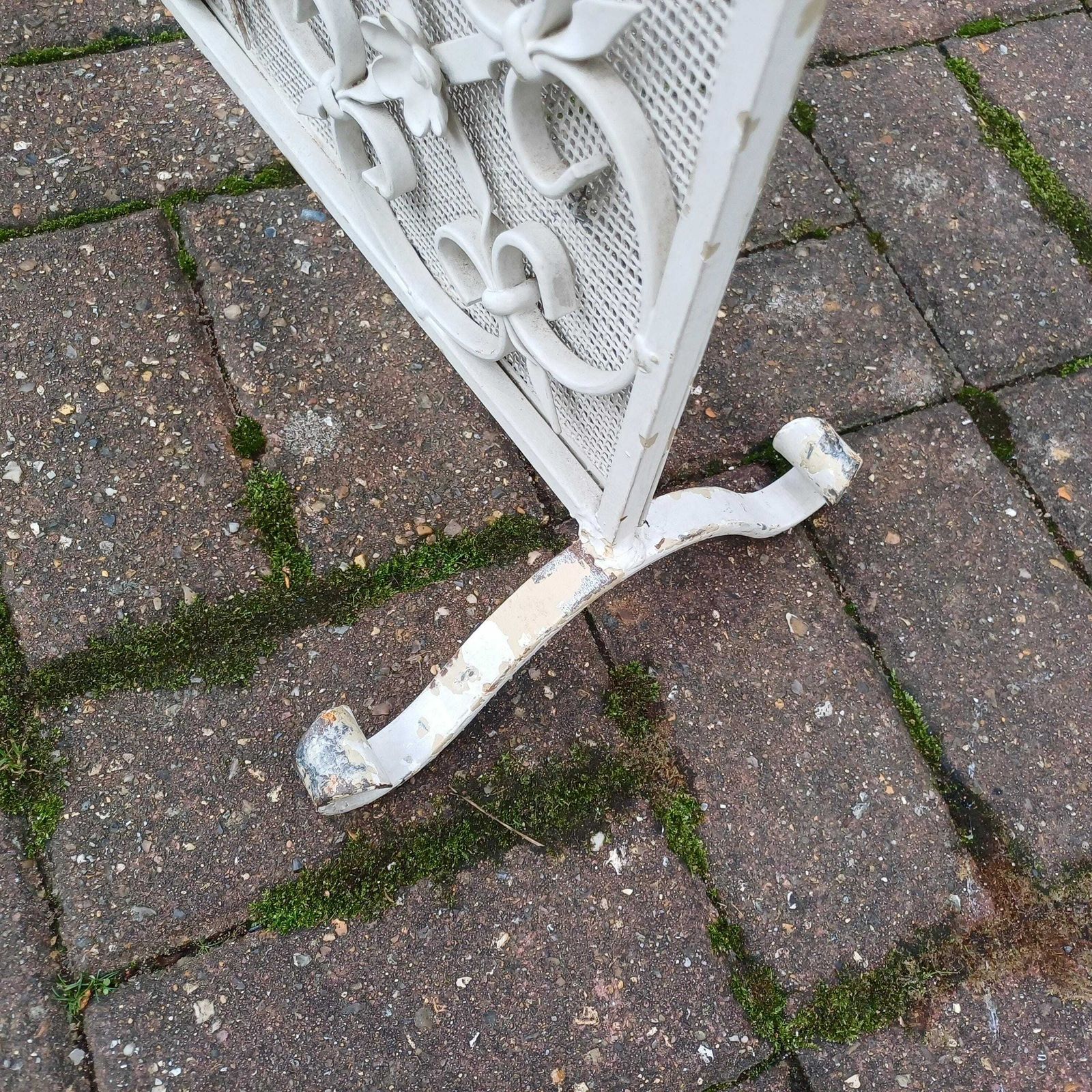 Vintage Mid 20th Century Iron Fire Screen Guard Painted White Heavy Quality photo 195.0