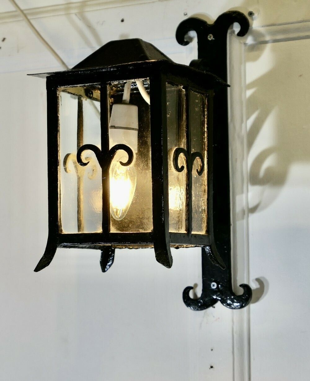 Large Traditional Wall Lantern photo furniture