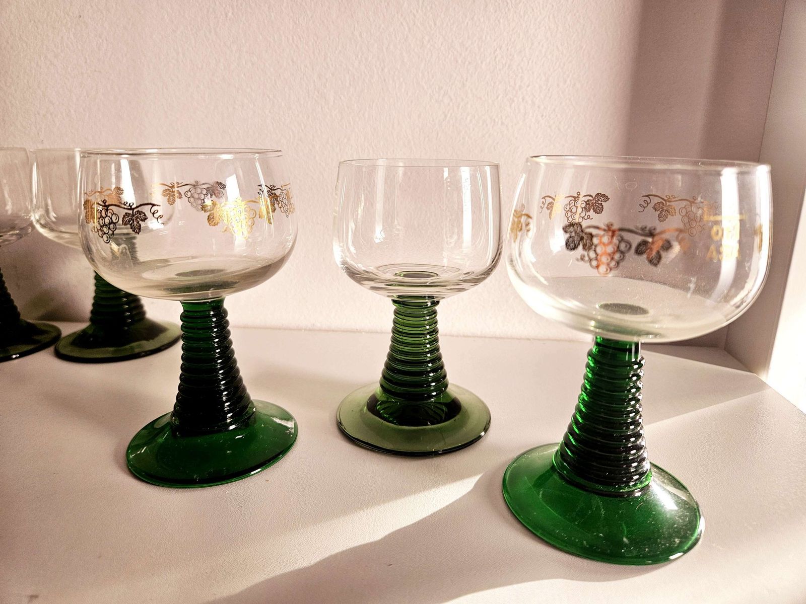 Set Of 6 Luminarc Mid Century Wine Glasses With Green 'Ring' Stems photo vinterior