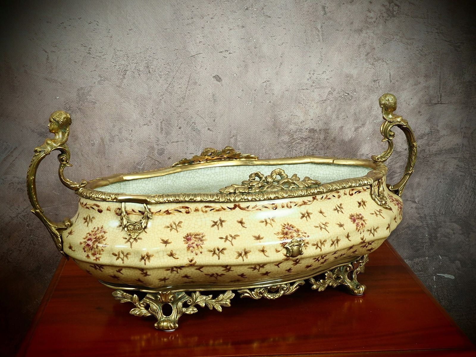 Antiqua Porcelain Bowl With Ornate Bronze Handles – Timeless Elegance For Your Home photo furniture