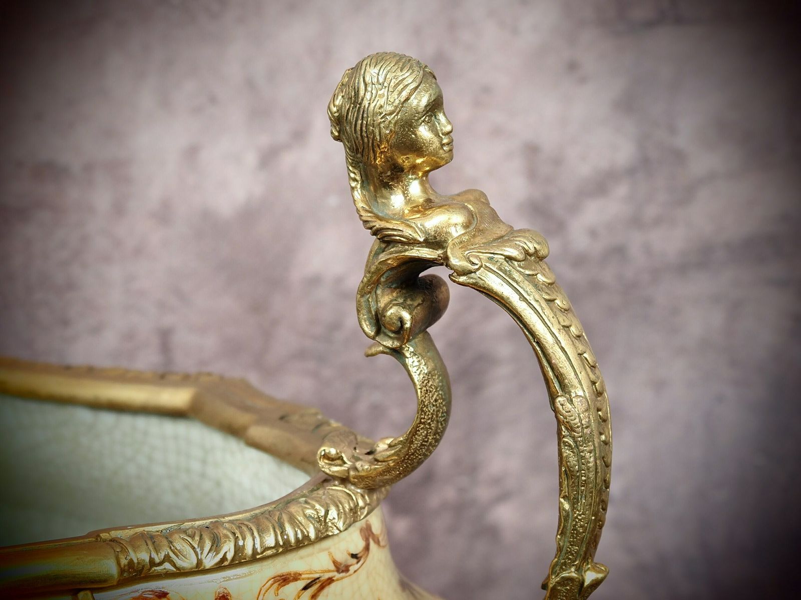 Antiqua Porcelain Bowl With Ornate Bronze Handles – Timeless Elegance For Your Home photo 542.0