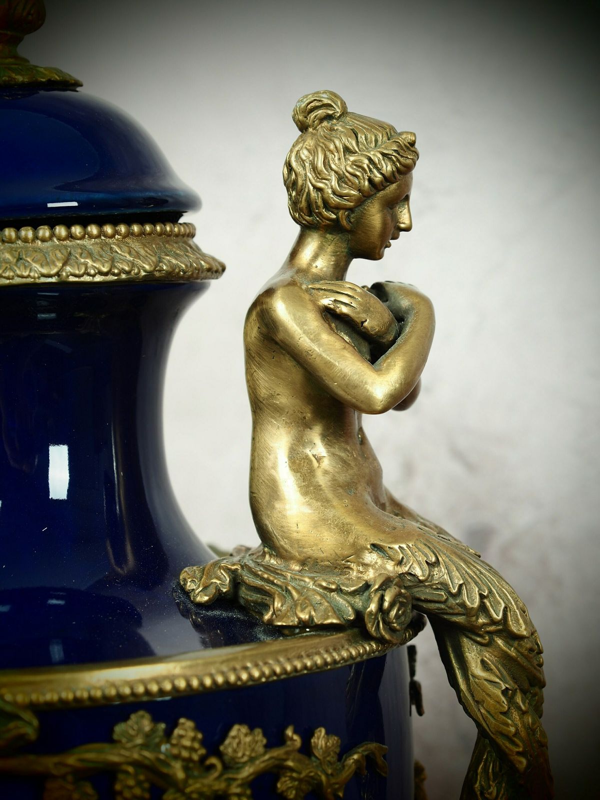 Luxurious Antiqua Style Porcelain Vase With Bronze Lid: A Masterpiece Of Elegance And Sophistication photo for sale