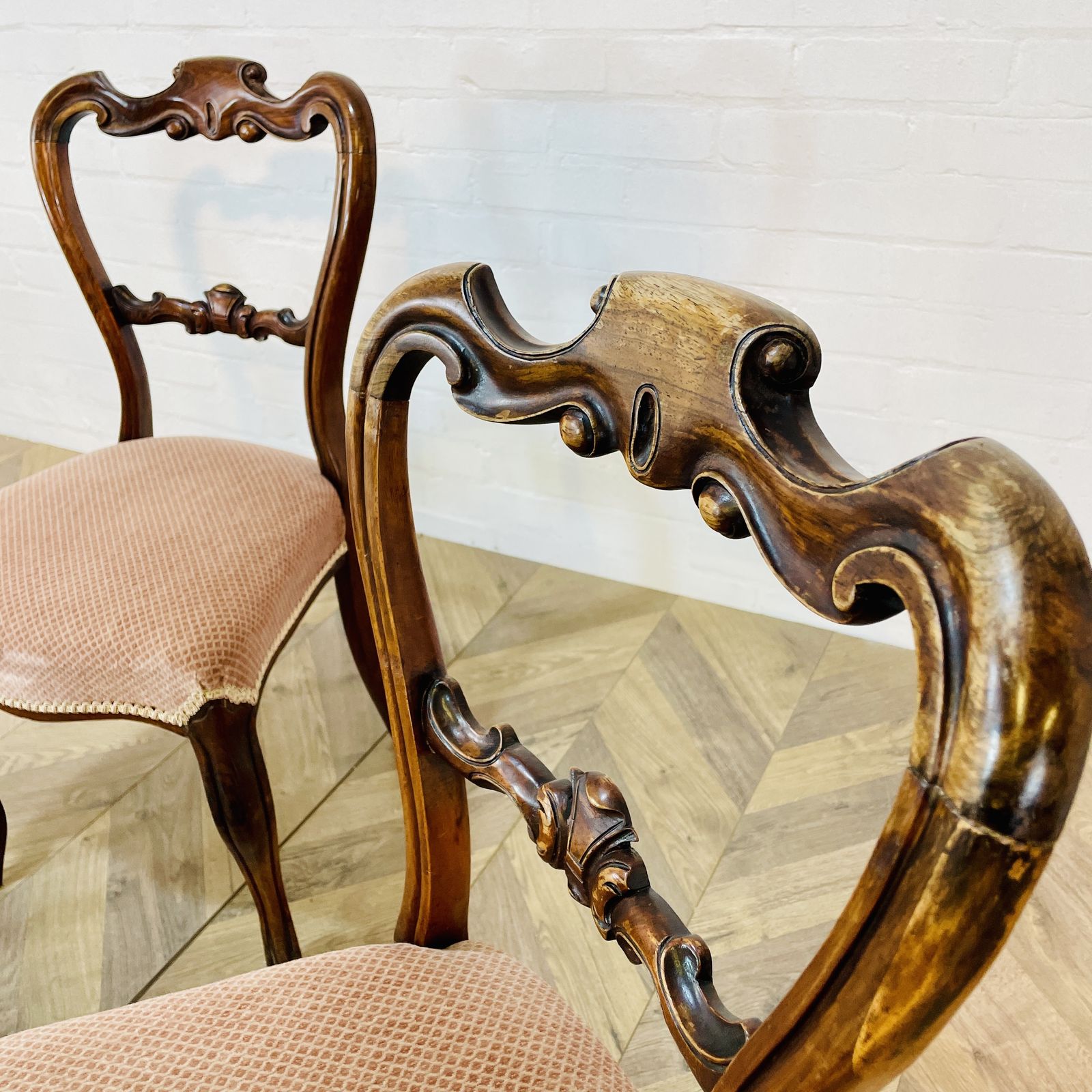 Antique English Walnut Balloon Back Dining Chairs, Set Of 4 photo Furniture