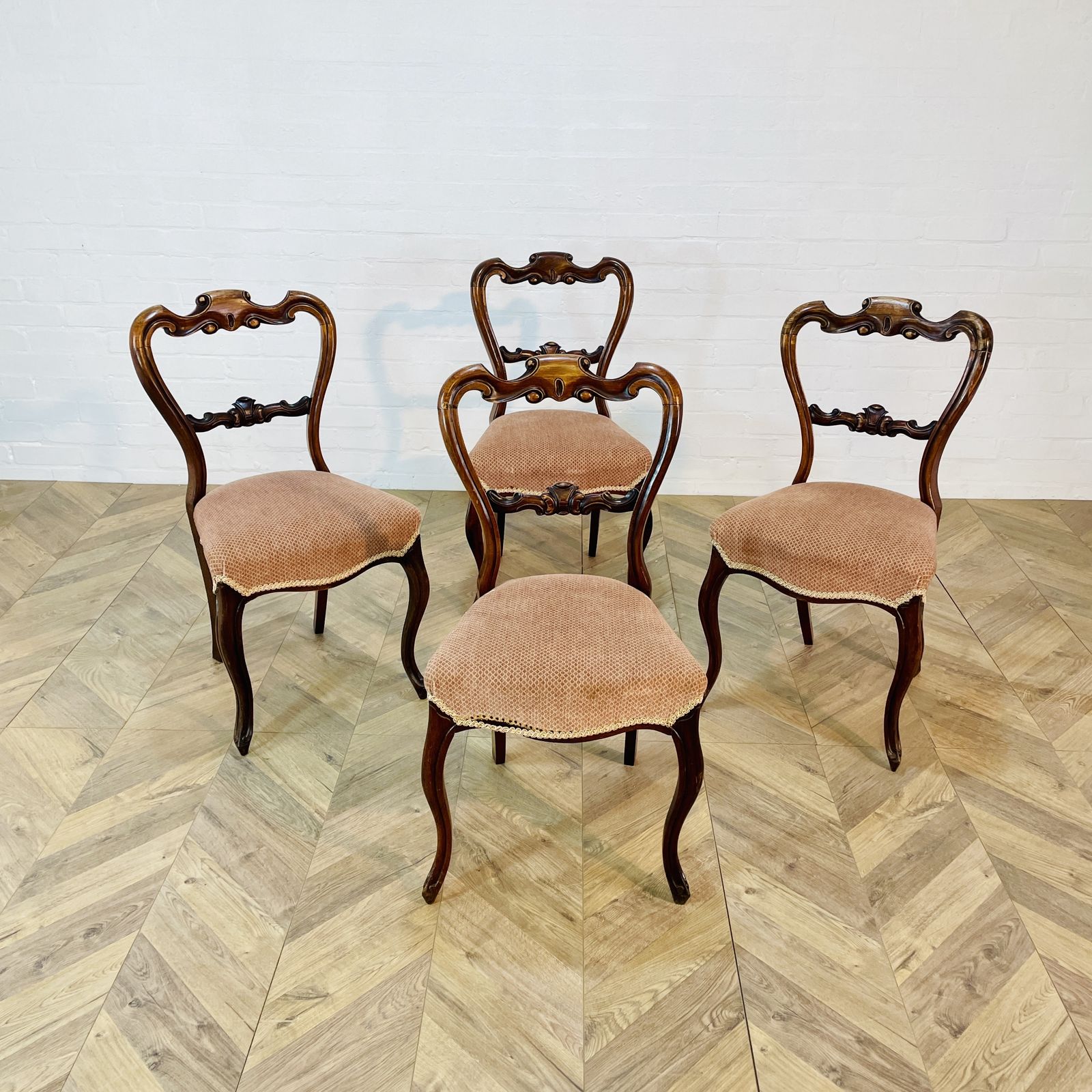 Antique English Walnut Balloon Back Dining Chairs, Set Of 4 photo vinterior