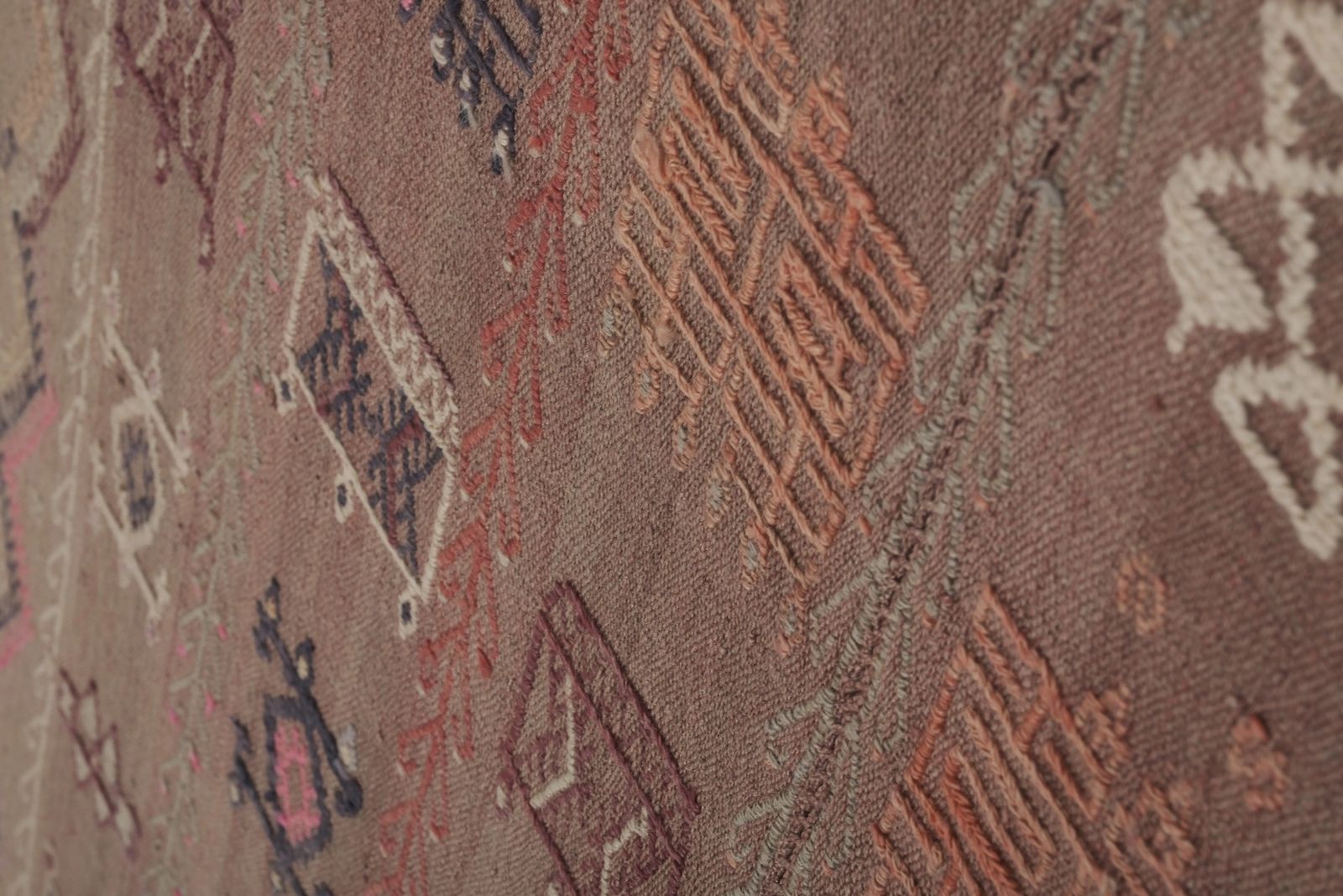 photo furniture Old Konya Cecim Jijim Kilim Eastern Anatolia Turkish Rug 5'7" X 9'5"