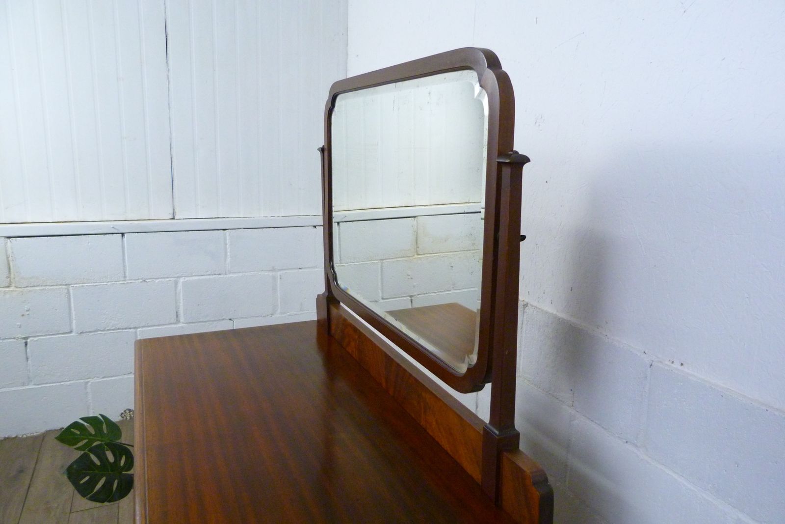 Early 20th Century Mahogany Dressing Table On Cabriolet Legs photo Furniture