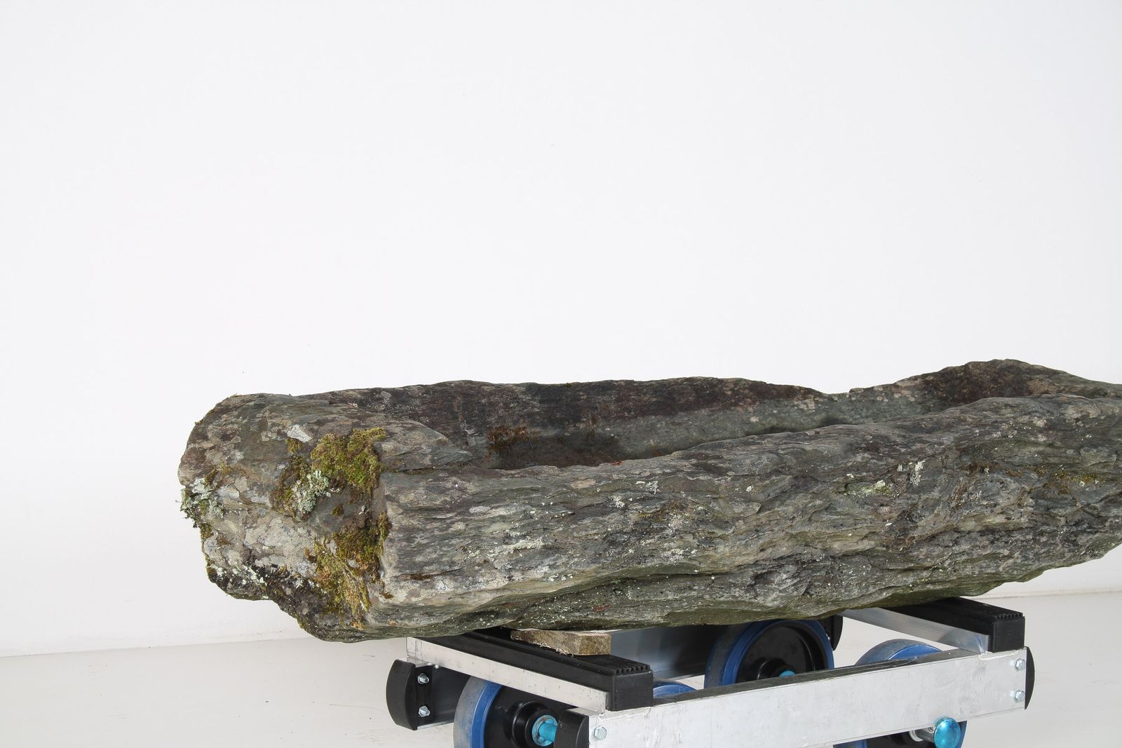 photo vintage 17th Century Large Stone Trough Garden Feature Weathered Moss Bonsai Carved Stone