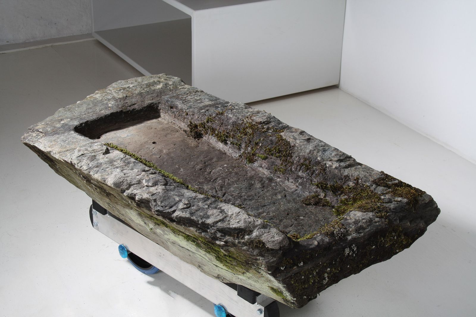Large 17th Century Stone Trough Garden Feature Weathered Moss Bonsai Carved Stone photo 4995.0