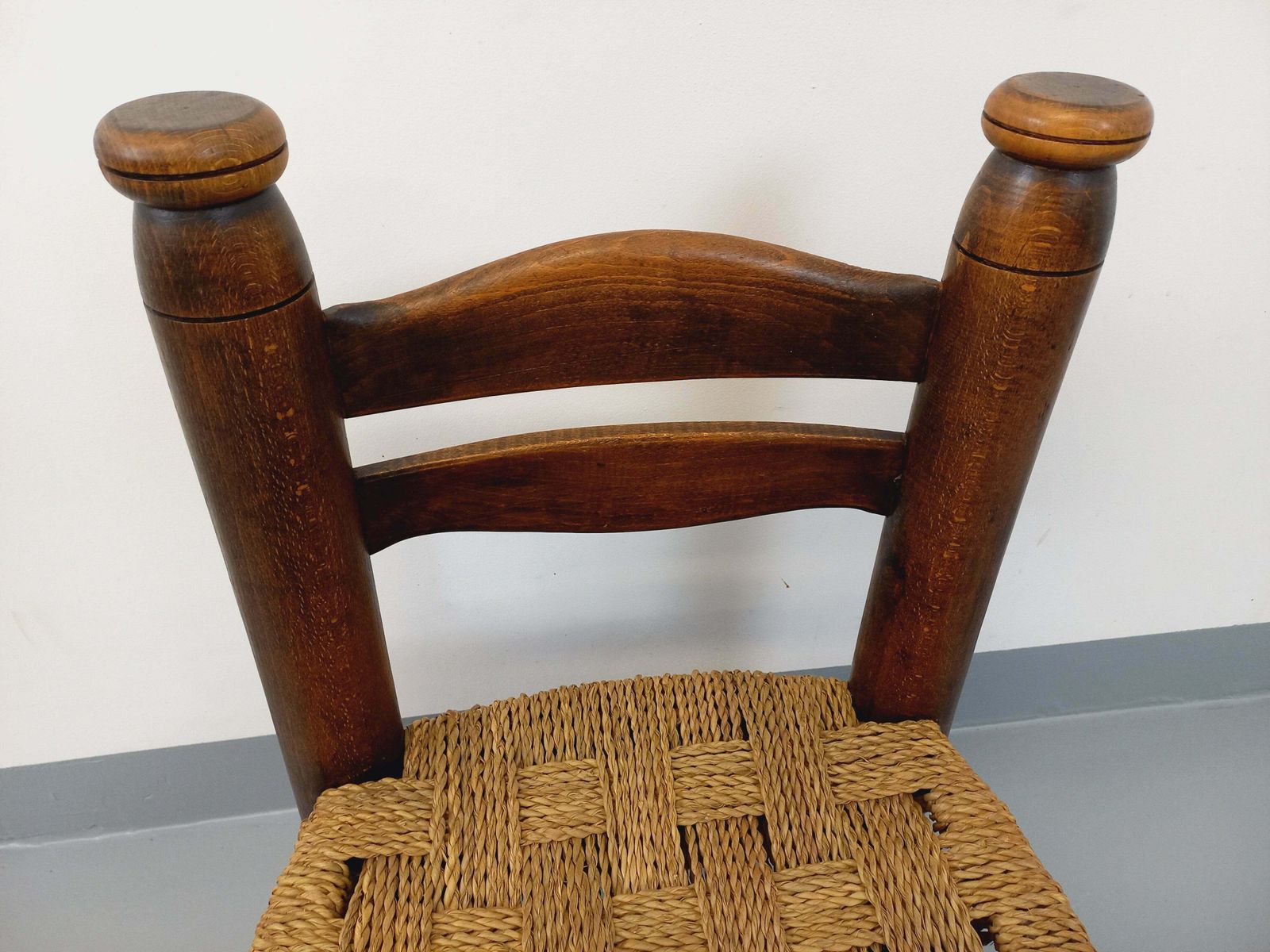 Fauteuil bas brutaliste Charles Dudouyt en bois photo Mobilier