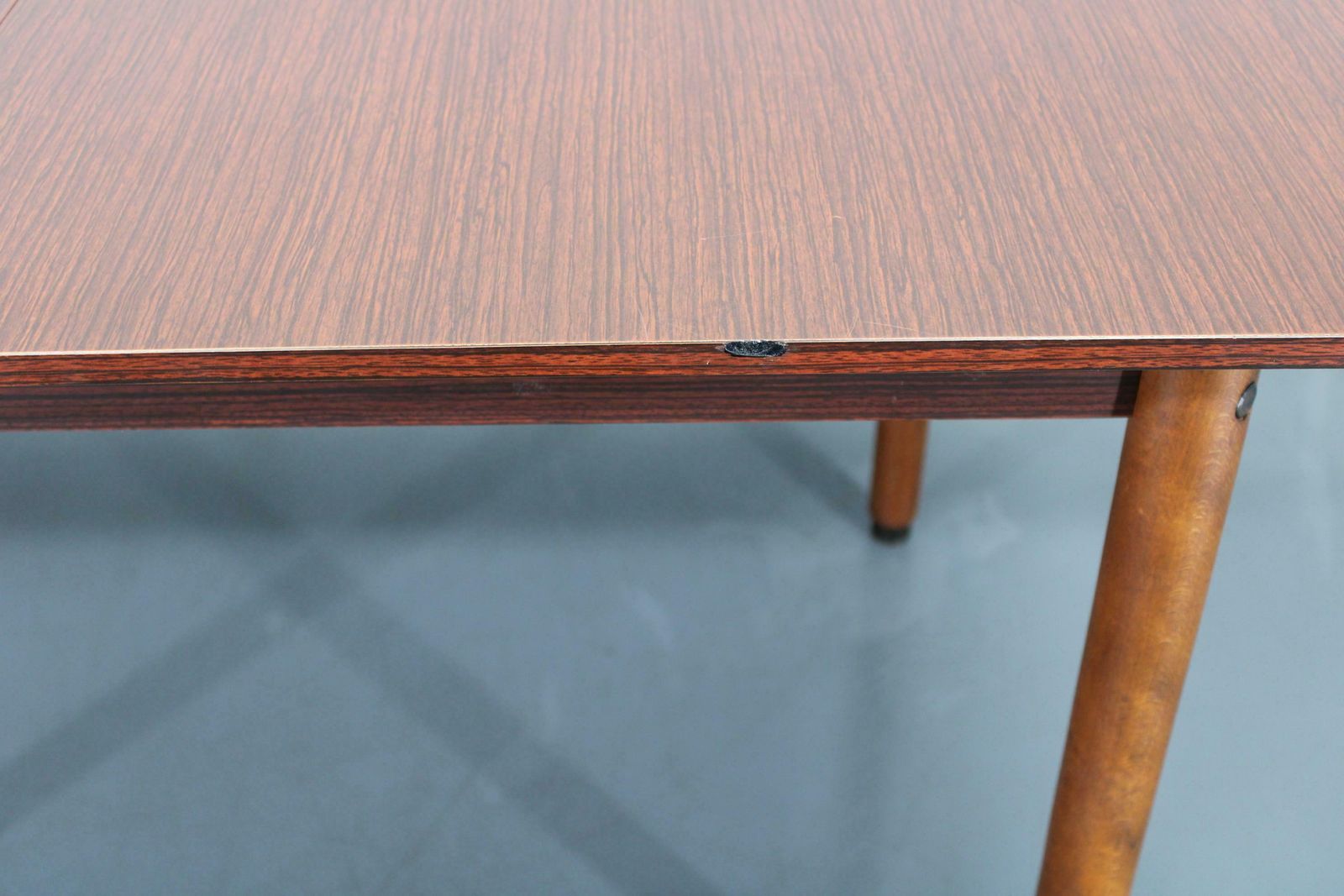 1970s Italian Extendable Dining Table photo vinterior