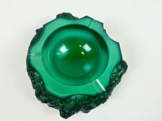 Bohemian Art Deco Malachite Glass Panthers Ashtray Attributed To Heinrich Hoffmann, 1940s photo vinterior