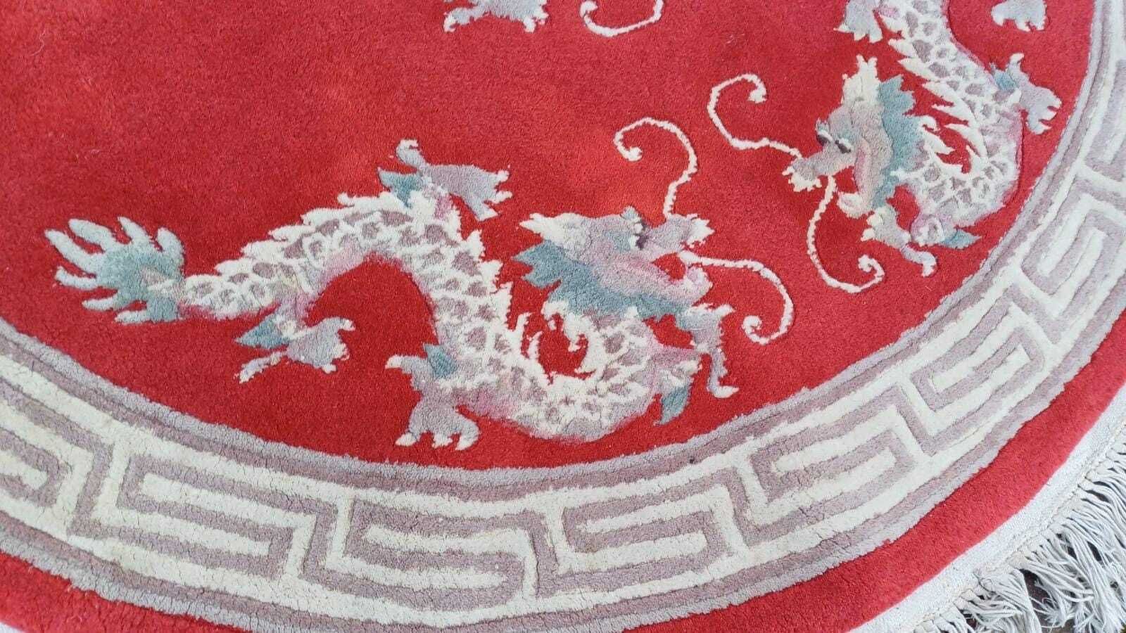 Vintage Round Chinese Woollen Red Rug, Dragons, Oriental Pattern And Fringe, Good Condition 144cm Diameter photo 145.0