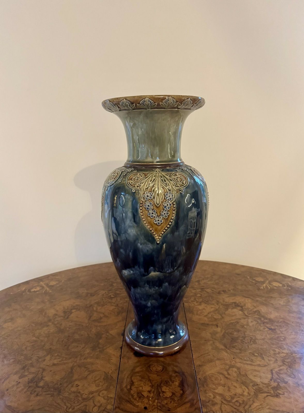 Magnificent Quality Pair Of Large Antique Royal Doulton Vases photo vinterior