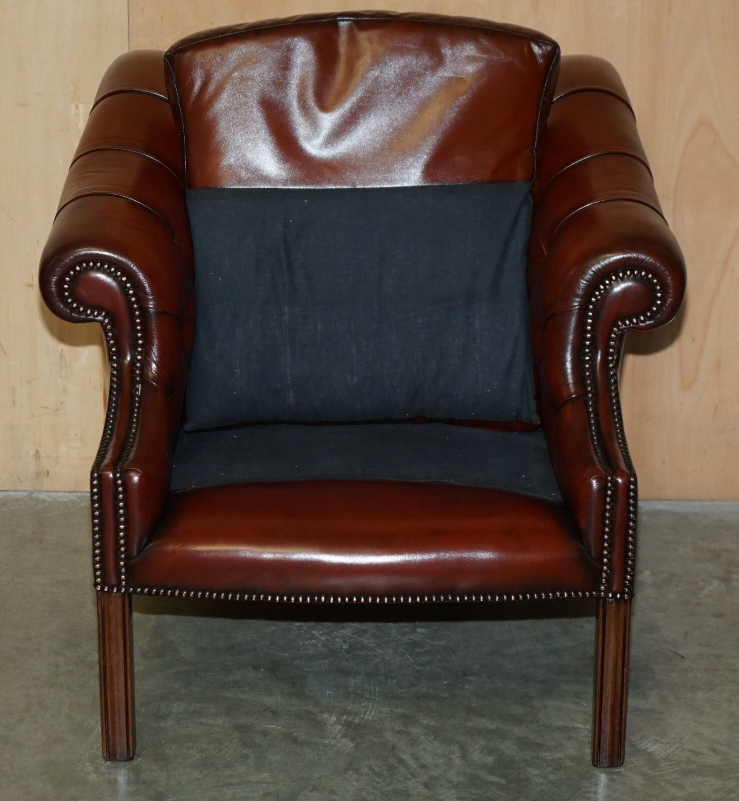 photo for sale Fine Pair Of Restored Chesterfield Lutyens Viceroy Brown Leather Club Armchairs