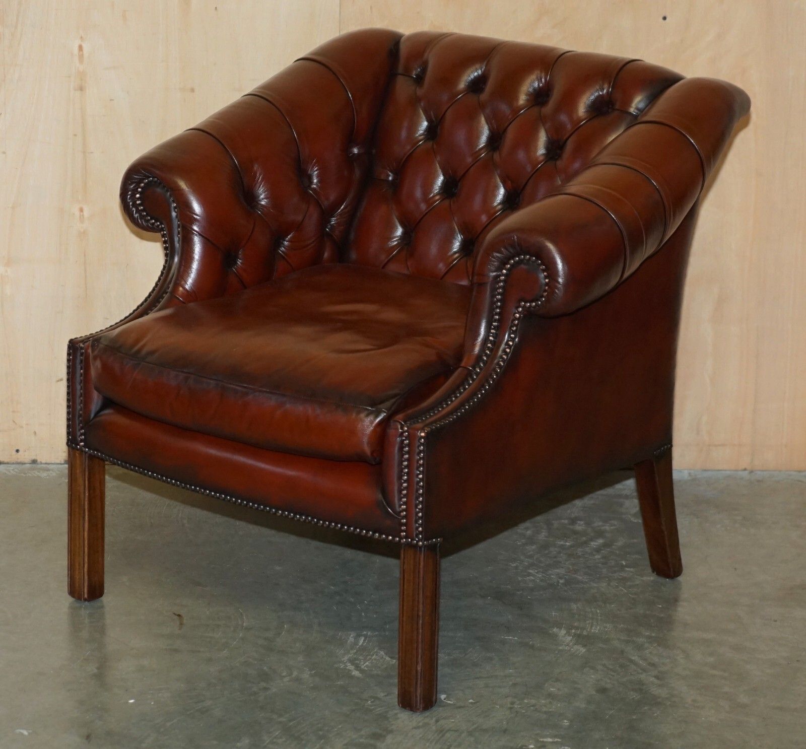 photo buy Fine Pair Of Restored Chesterfield Lutyens Viceroy Brown Leather Club Armchairs