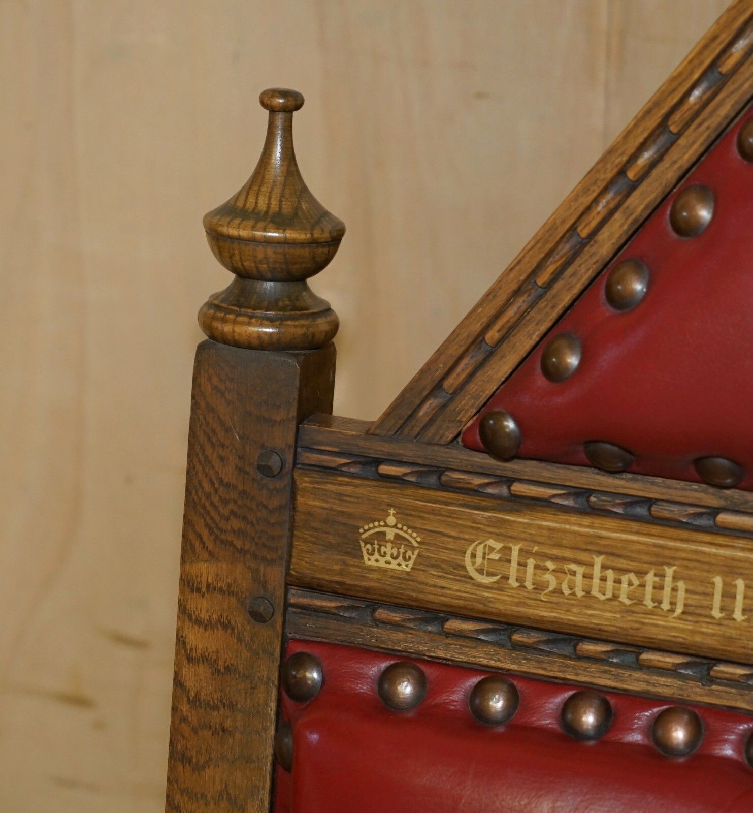 Original Elizabeth II Silver Jubilee Throne Armchair English Oxblood Oak Leather photo buy