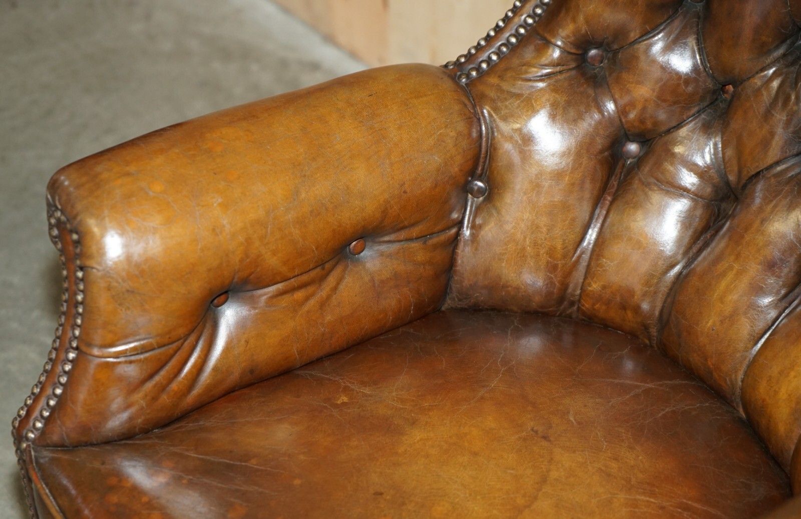 photo furniture Fine Antique Victorian Harrington's Cradle Rocking Chesterfield Leather Armchair