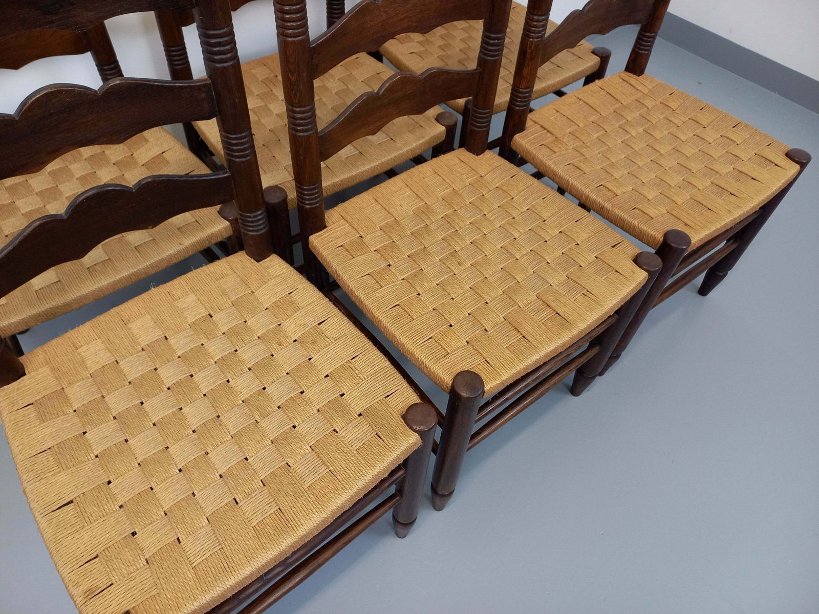 6 Arts & Crafts Chairs In The Style Of Antonio Calligarise In Oak photo for sale