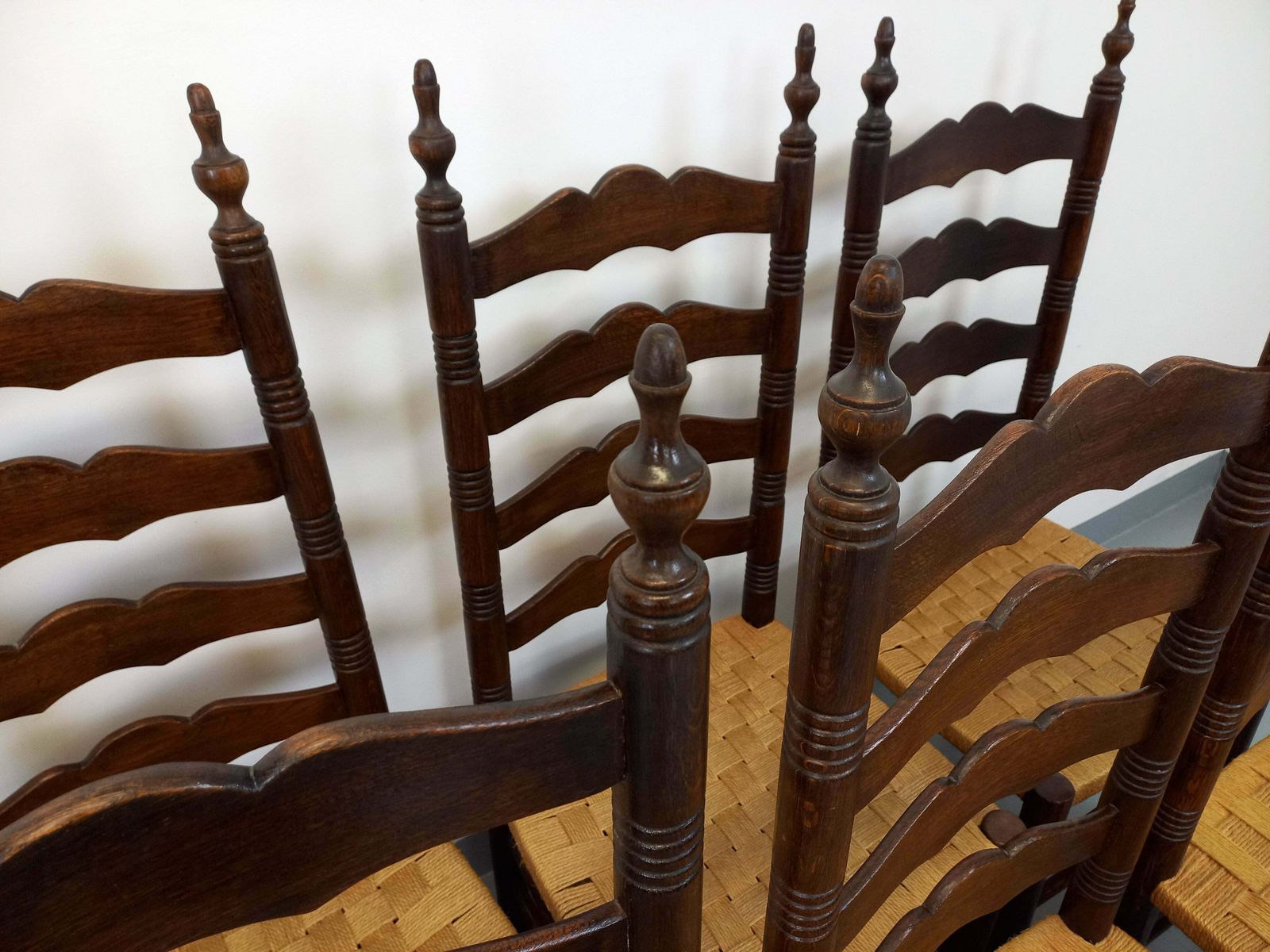 6 Arts & Crafts Chairs In The Style Of Antonio Calligarise In Oak photo vinterior