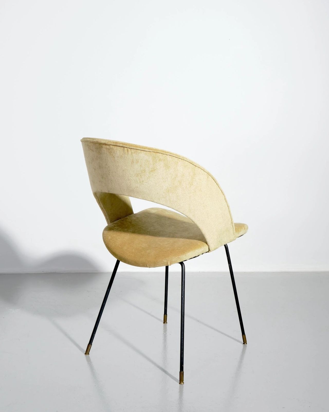 Gastone Rinaldi Pair Of Chairs Model. Du photo for sale