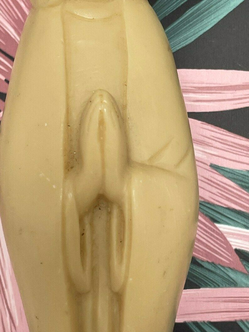 Vintage Mary Statuette   Our Lady Of Lourdes Madonna Statue   Cream Plastic Mary Figurine  Religious Home Décor photo vinterior