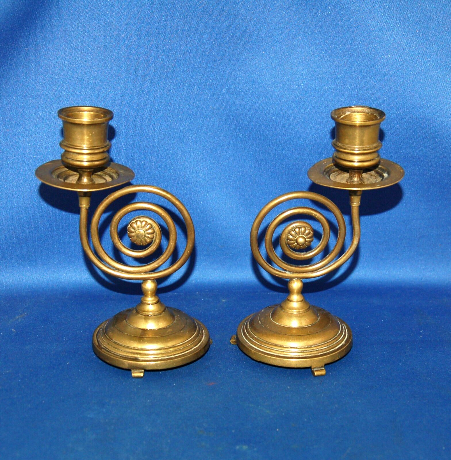 A Pair Of Medium Brass Spiral Candlesticks, Aesthetic ? 19th Century, Uncommon