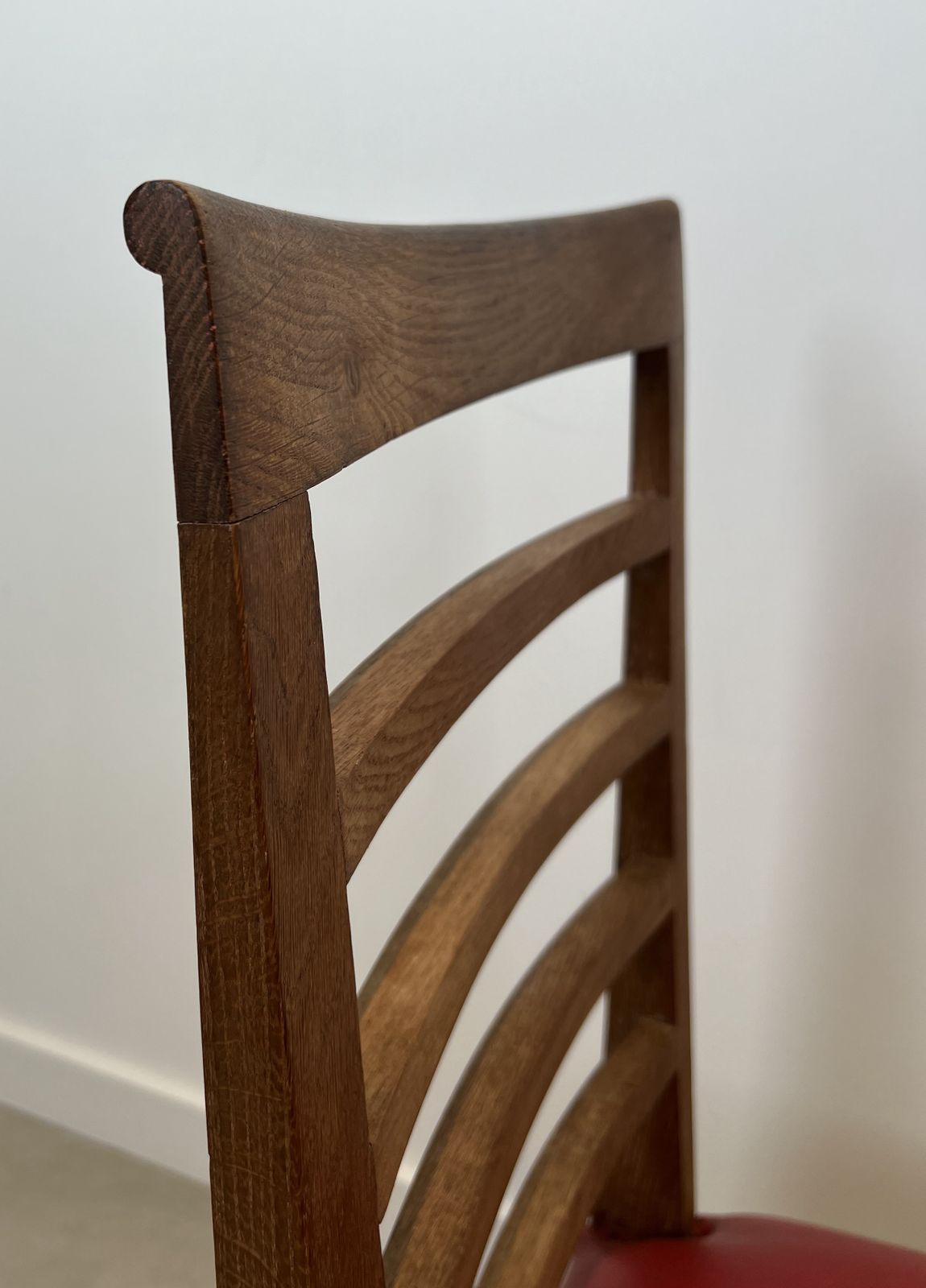 photo buy Set Of 6 Oak Chairs With Red Skai Seats