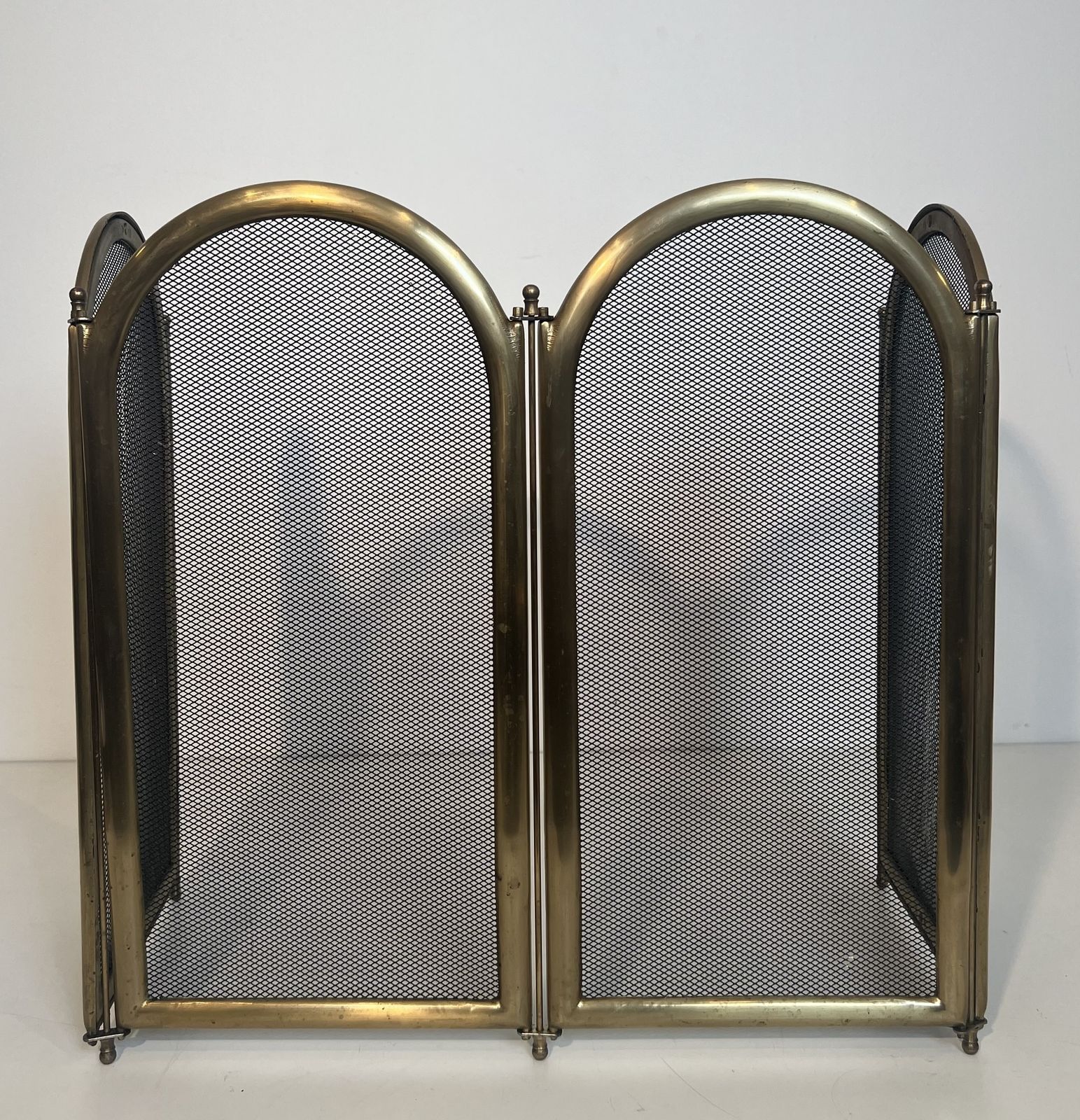 Neoclassical Style Brass And Mesh Fire Screen photo vinterior