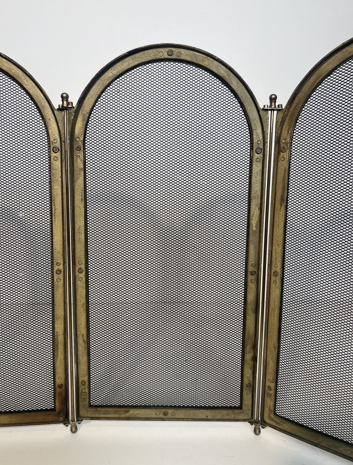 photo buy Neoclassical Style Brass And Mesh Fire Screen