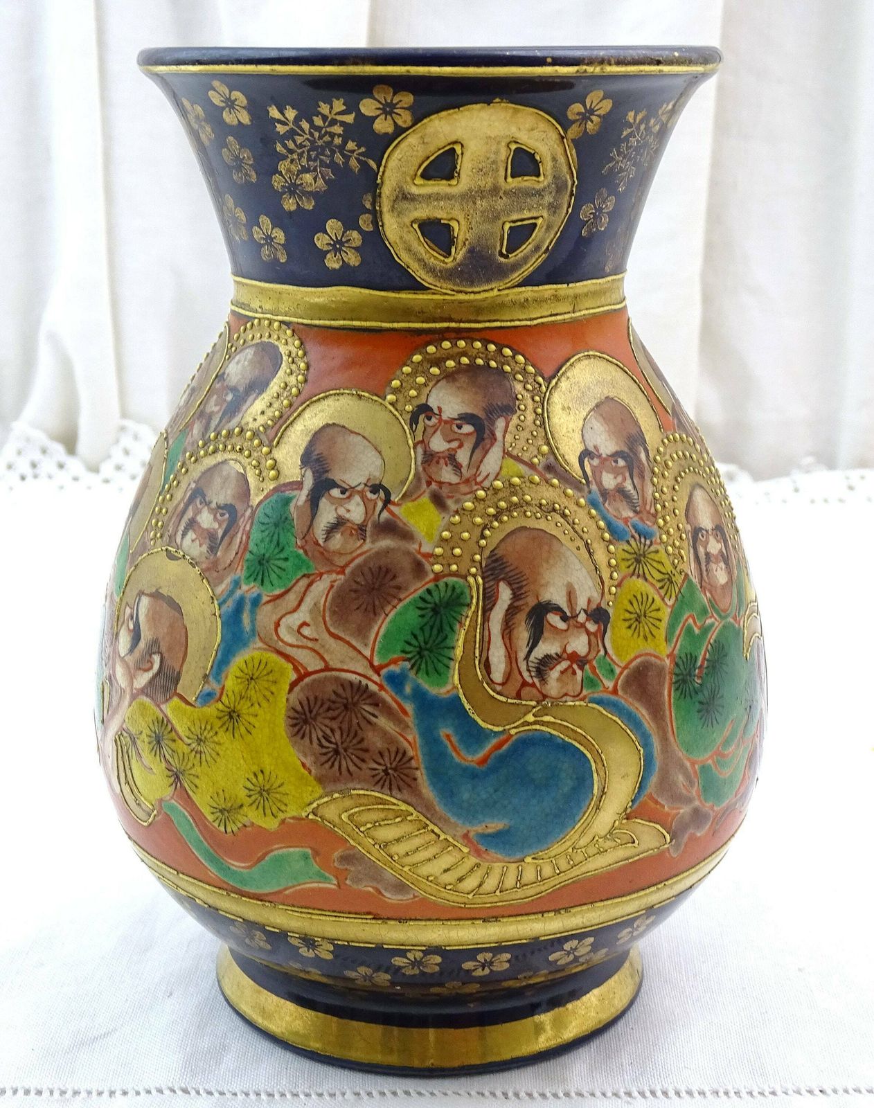 Antiek Japans Handgeschilderd Satsuma Vaasje Met 1000 Gezichtenpatroon In Kobaltblauw En Goud, Vintage Aardewerk Uit Japan Met Kale Mannetjes, Retro Aziatisch Keramiek photo 181.0