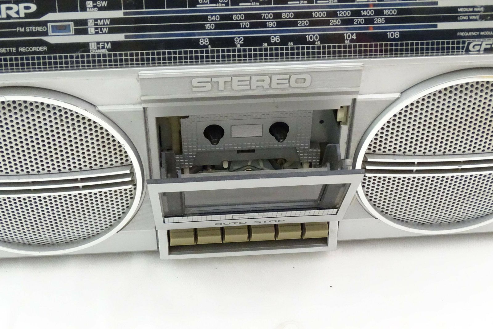 Vintage Sharp Gf 4343h Boombox Ghetto Blaster Radio Cassetterecorder, Retro 80s Draagbaar Audio Center, Boom Box Decoratie photo vinterior