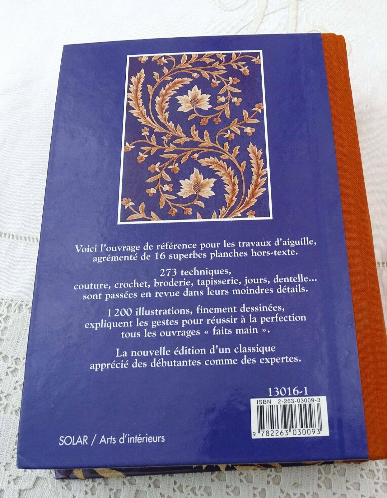 Herdruk Van Het Franse Hardcover Boek Encyclopédie Des Ouvrages De Dames – Handwerken, Borduren, Haken En Naaldborduren, Door Dmc – 750 Pagina's, Uit Frankrijk photo buy
